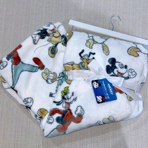 Disney Mickey, Minnie Mouse, and Friends White Throw Blanket